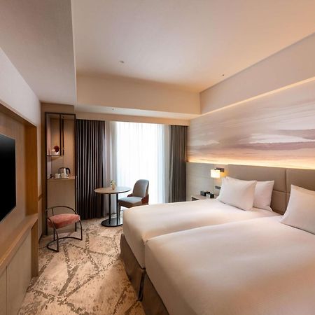Отель Doubletree By Hilton Тояма Экстерьер фото