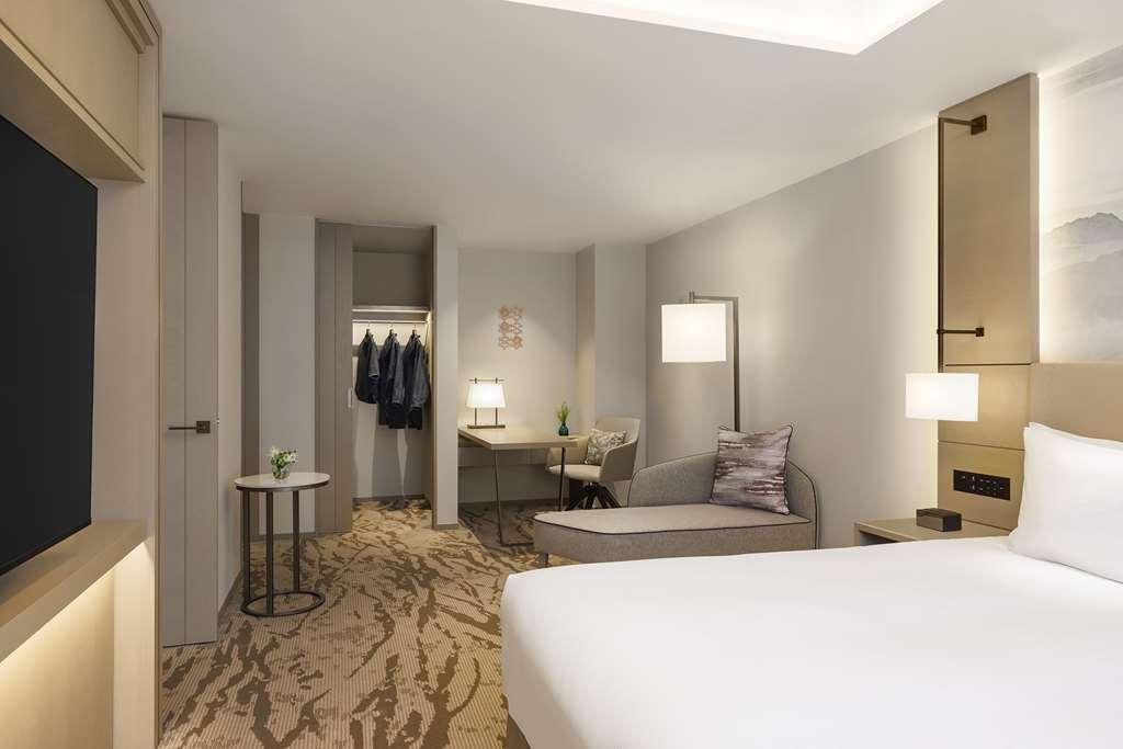 Отель Doubletree By Hilton Тояма Номер фото