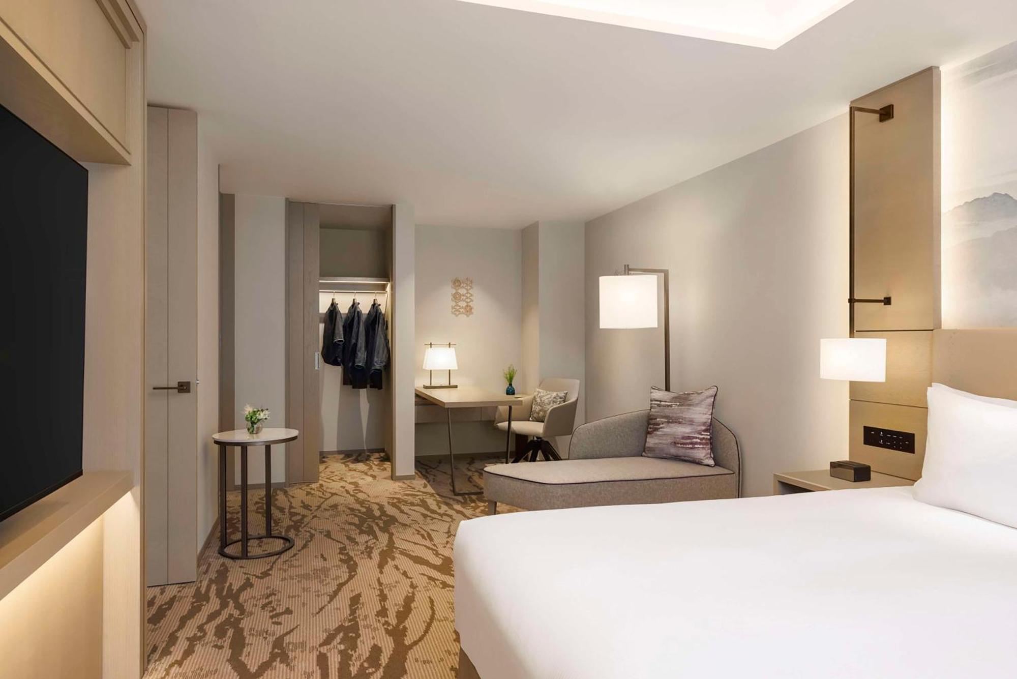 Отель Doubletree By Hilton Тояма Экстерьер фото