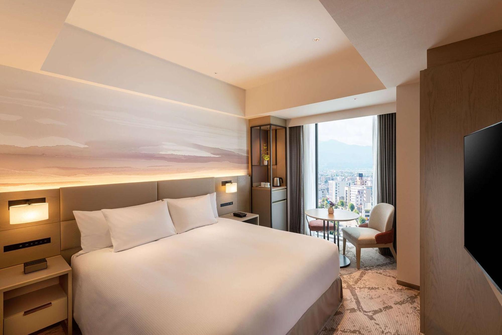Отель Doubletree By Hilton Тояма Экстерьер фото