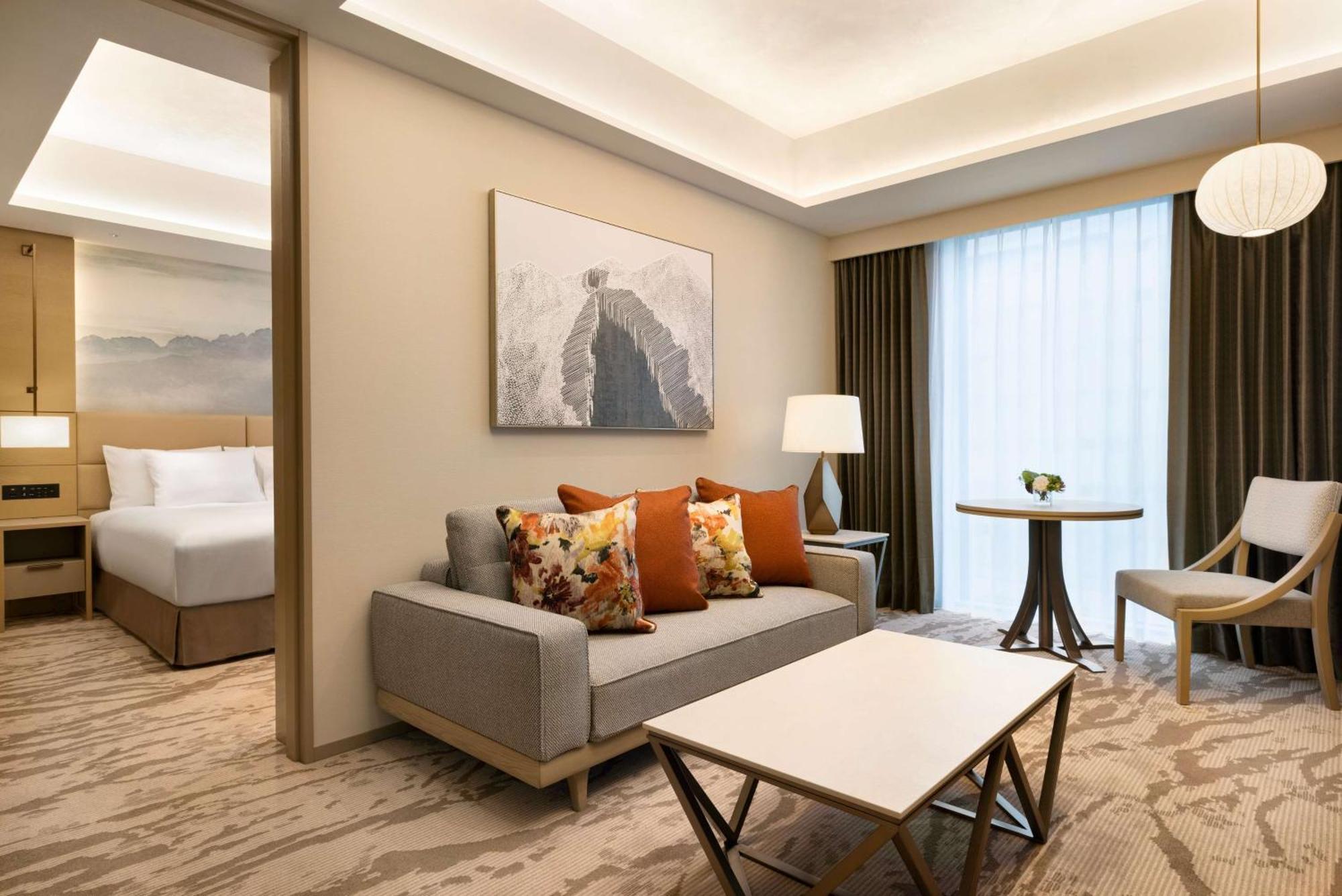 Отель Doubletree By Hilton Тояма Экстерьер фото