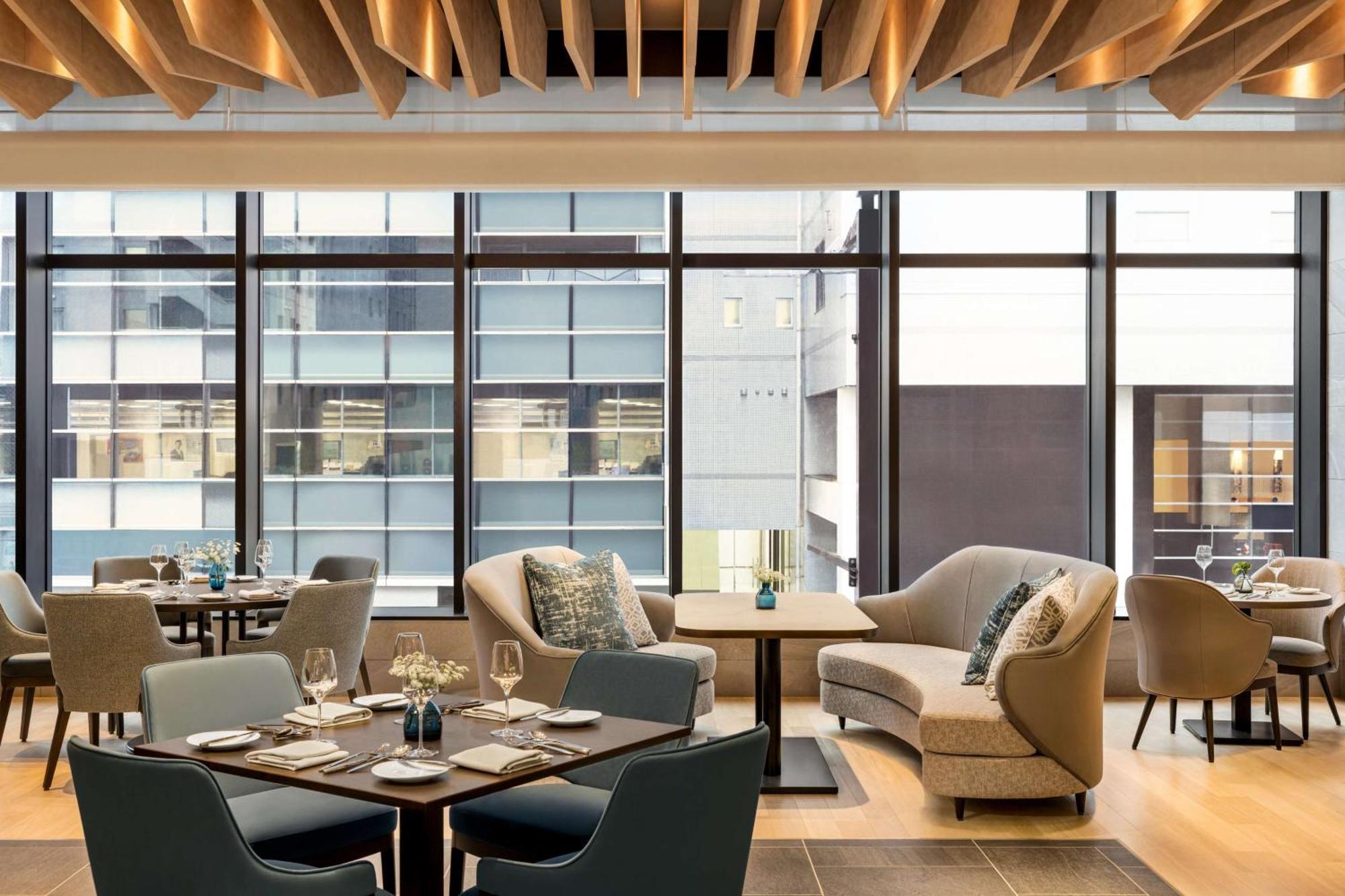 Отель Doubletree By Hilton Тояма Экстерьер фото