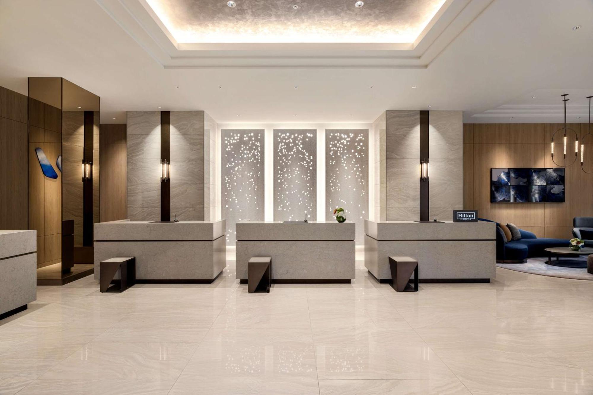 Отель Doubletree By Hilton Тояма Экстерьер фото